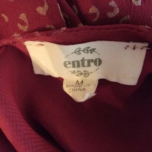 Blouse w/ruffle shoulder Maroon